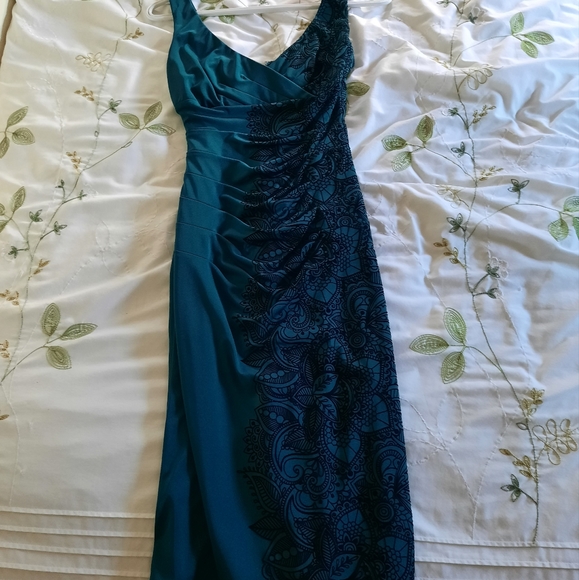 Le Château evening dress - Picture 3 of 3